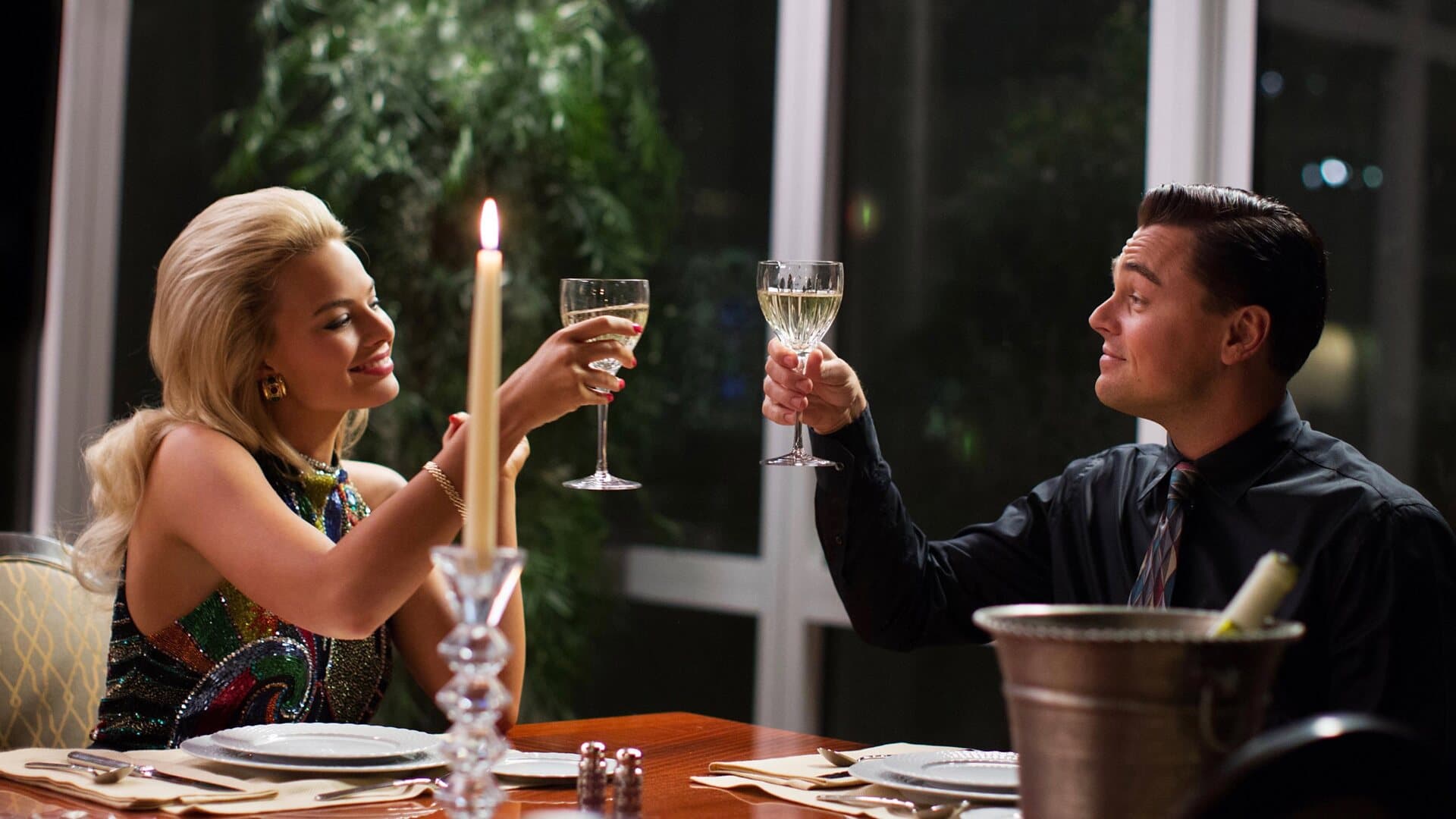 Jordan Belfort and Naomi Lapaglia dining together